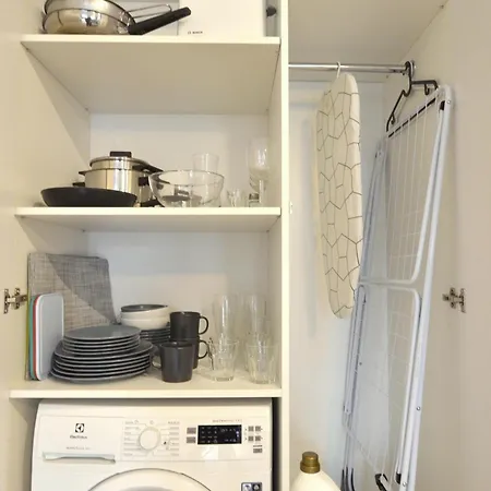 Private Parking, Secure Building - Old Town & Main Station Appartement *