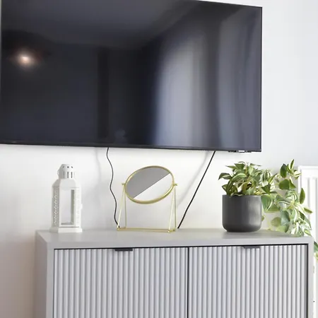 Private Parking, Secure Building - Old Town & Main Station