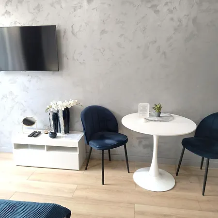 Private Parking, Secure Building - Old Town & Main Station