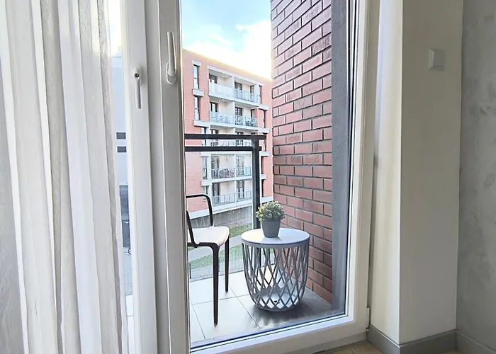 Private Parking, Secure Building - Old Town & Main Station Danzig