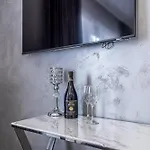 Private Parking, Secure Building - Old Town & Main Station Apartmán Gdaňsk