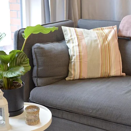 Private Parking, Secure Building - Old Town & Main Station *