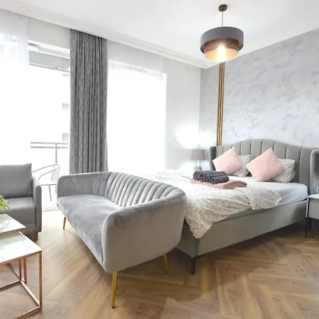 Private Parking, Secure Building - Old Town & Main Station * Danzica