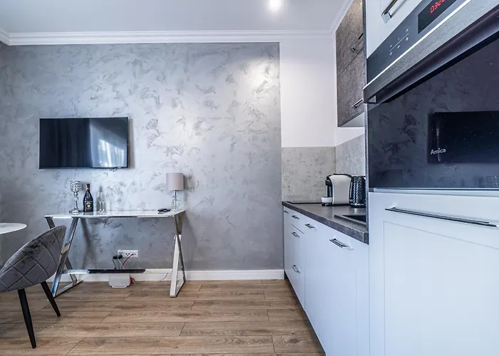 Private Parking, Secure Building - Old Town & Main Station Apartment Danzig