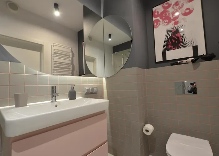 Apartment Private Parking, Secure Building - Old Town & Main Station Danzig