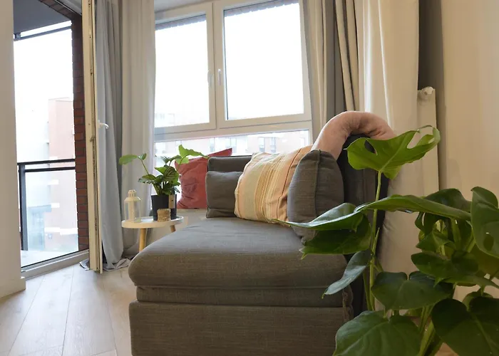 Private Parking, Secure Building - Old Town & Main Station