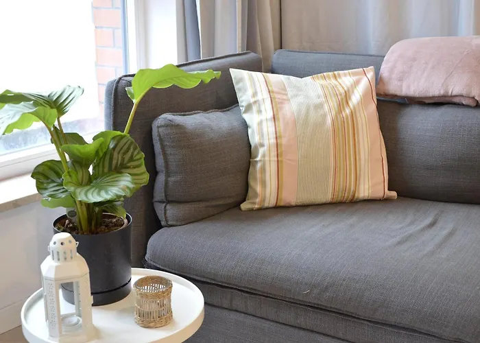 Private Parking, Secure Building - Old Town & Main Station *