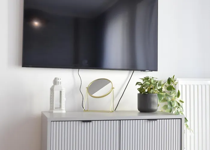 Private Parking, Secure Building - Old Town & Main Station