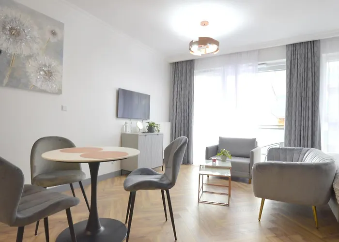 Apartment Private Parking, Secure Building - Old Town & Main Station Danzig