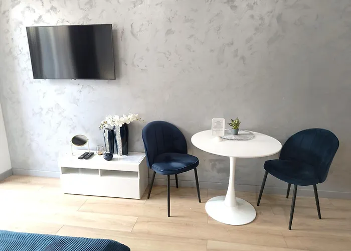 Private Parking, Secure Building - Old Town & Main Station